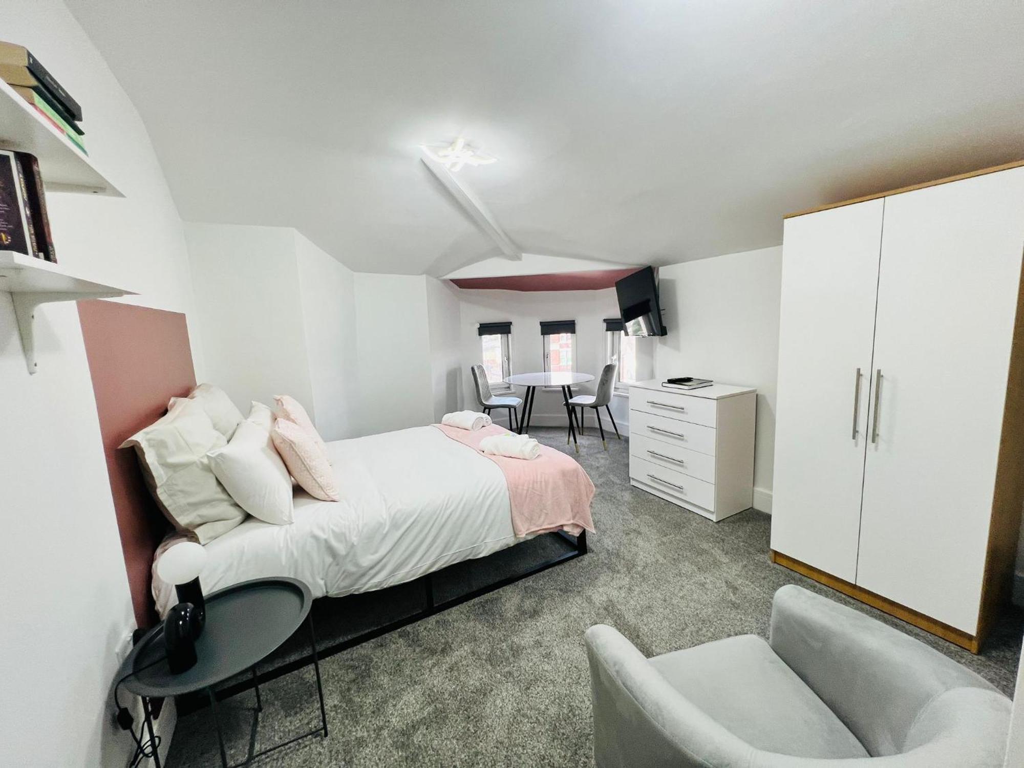 One Battison - Affordable Rooms, Suites & Studios In Stoke On Trent Екстер'єр фото