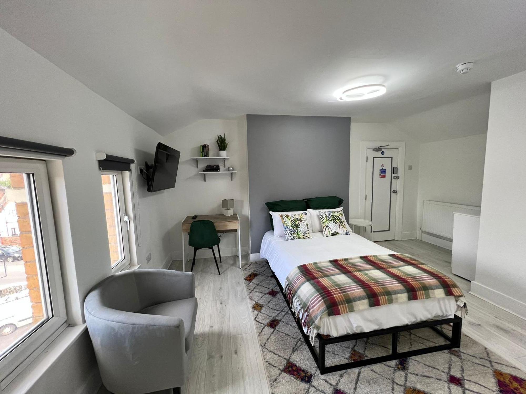 One Battison - Affordable Rooms, Suites & Studios In Stoke On Trent Екстер'єр фото